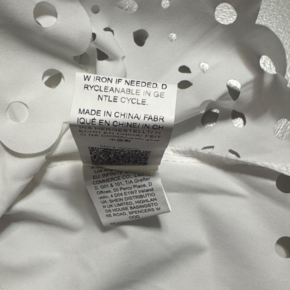 NWT SHEIN White Eyelet Tie Front Women's Top Size Small - Picture 10 of 10